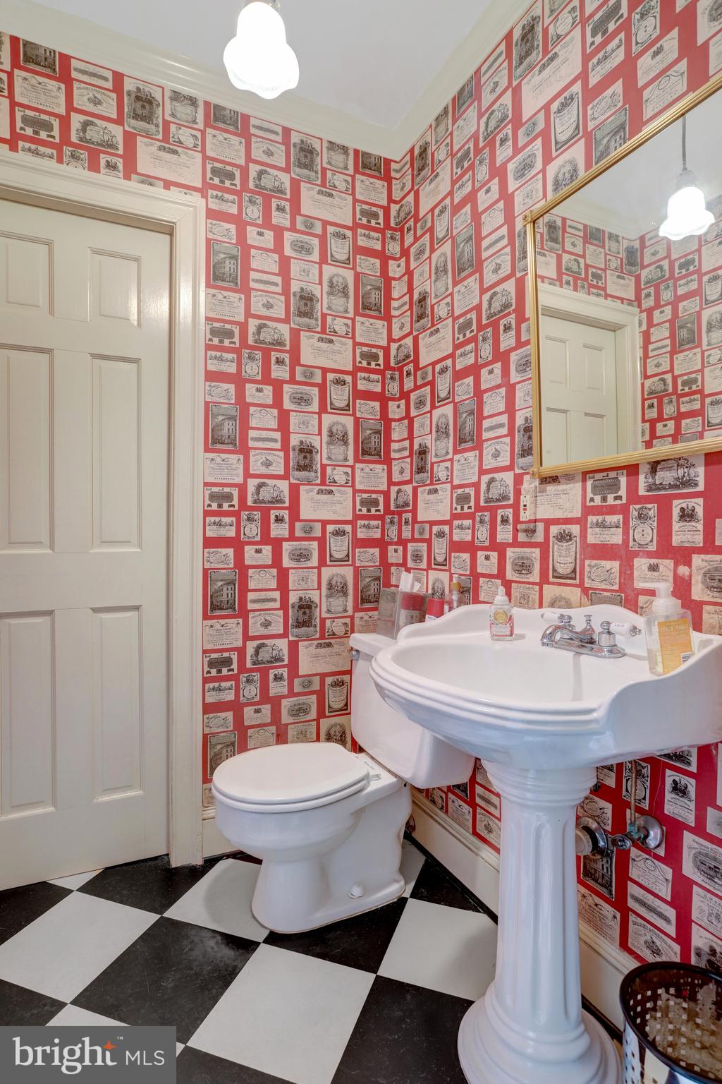 OLD TOWN ALEXANDRIA - Commercial Sale