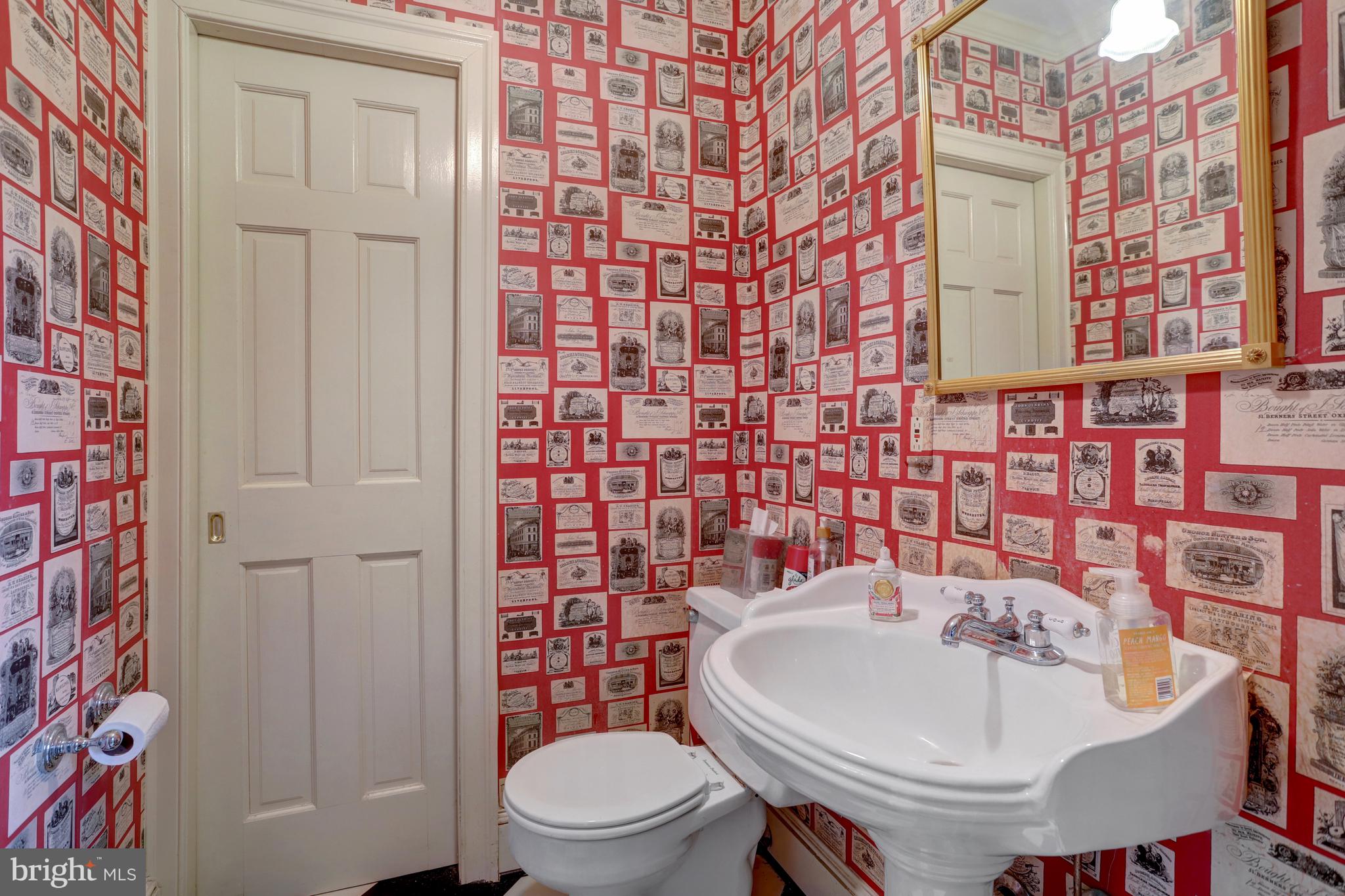 OLD TOWN ALEXANDRIA - Commercial Sale