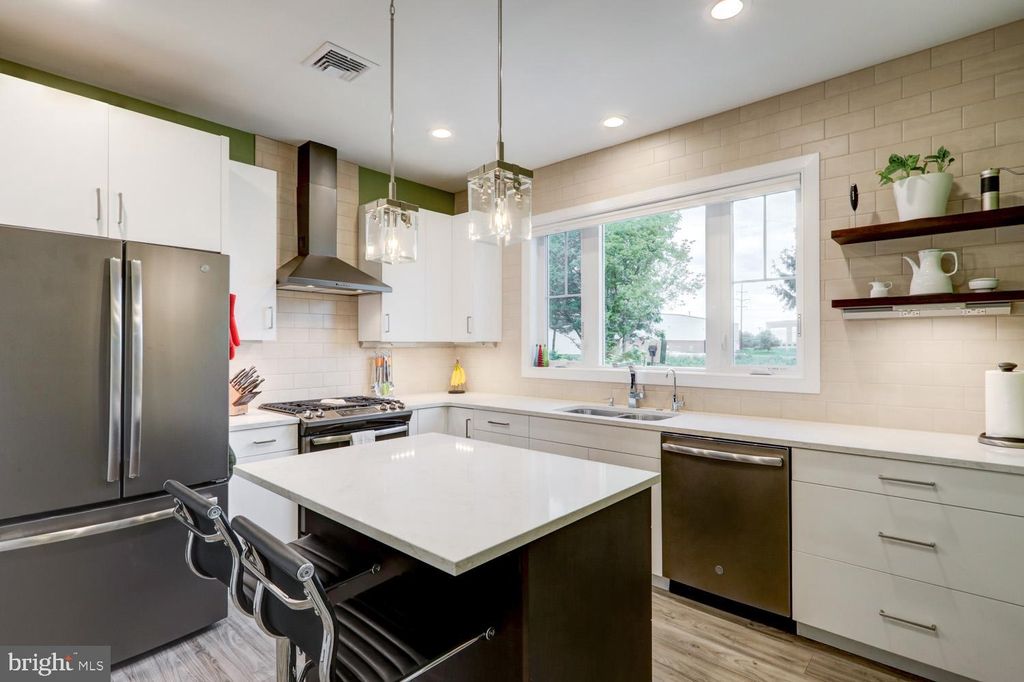 Photo of 1521 Fieldstone Drive, Mount Joy, PA 17552 (MLS # PALA2055828)