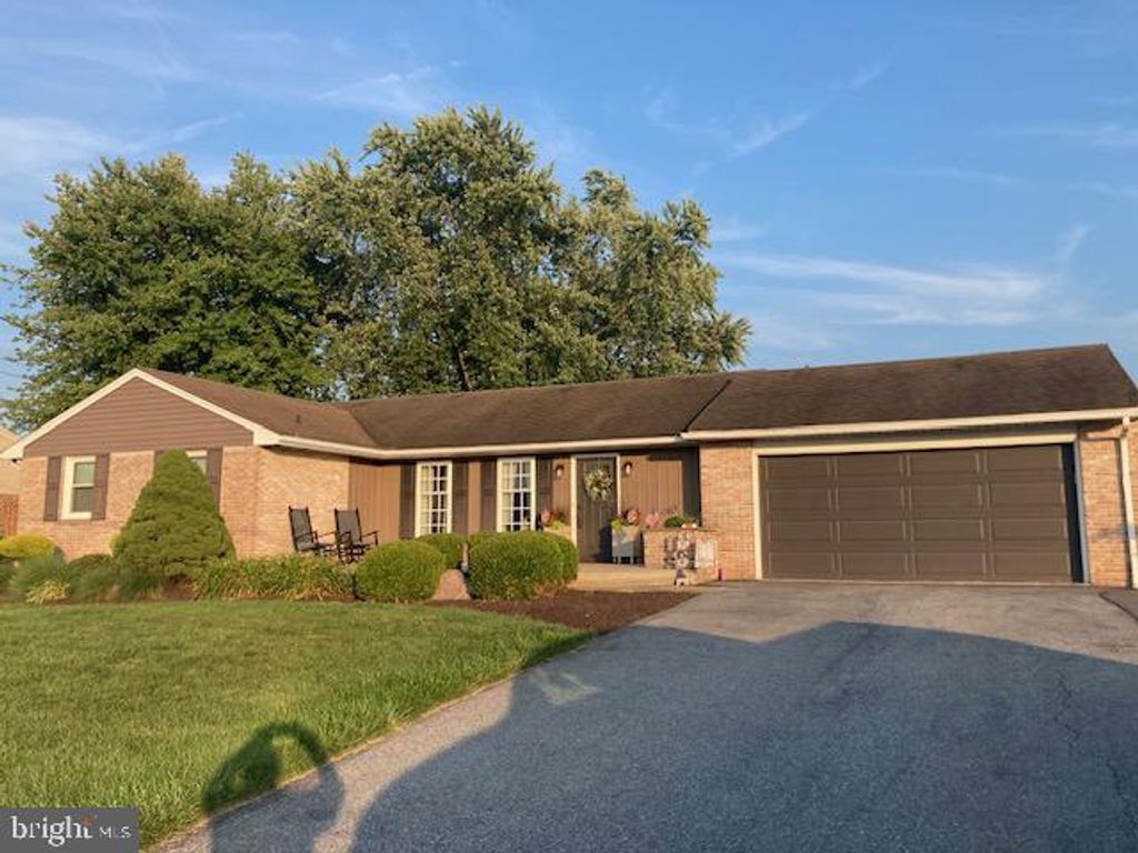 Photo of 214 E SPRUCE ST, NEW HOLLAND, PA 17557 (MLS # PALA2037748)