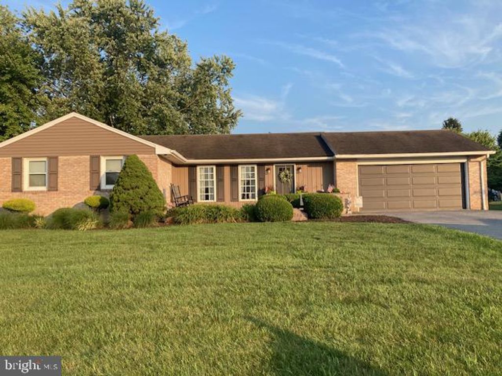 Photo of 214 E SPRUCE ST, NEW HOLLAND, PA 17557 (MLS # PALA2037748)