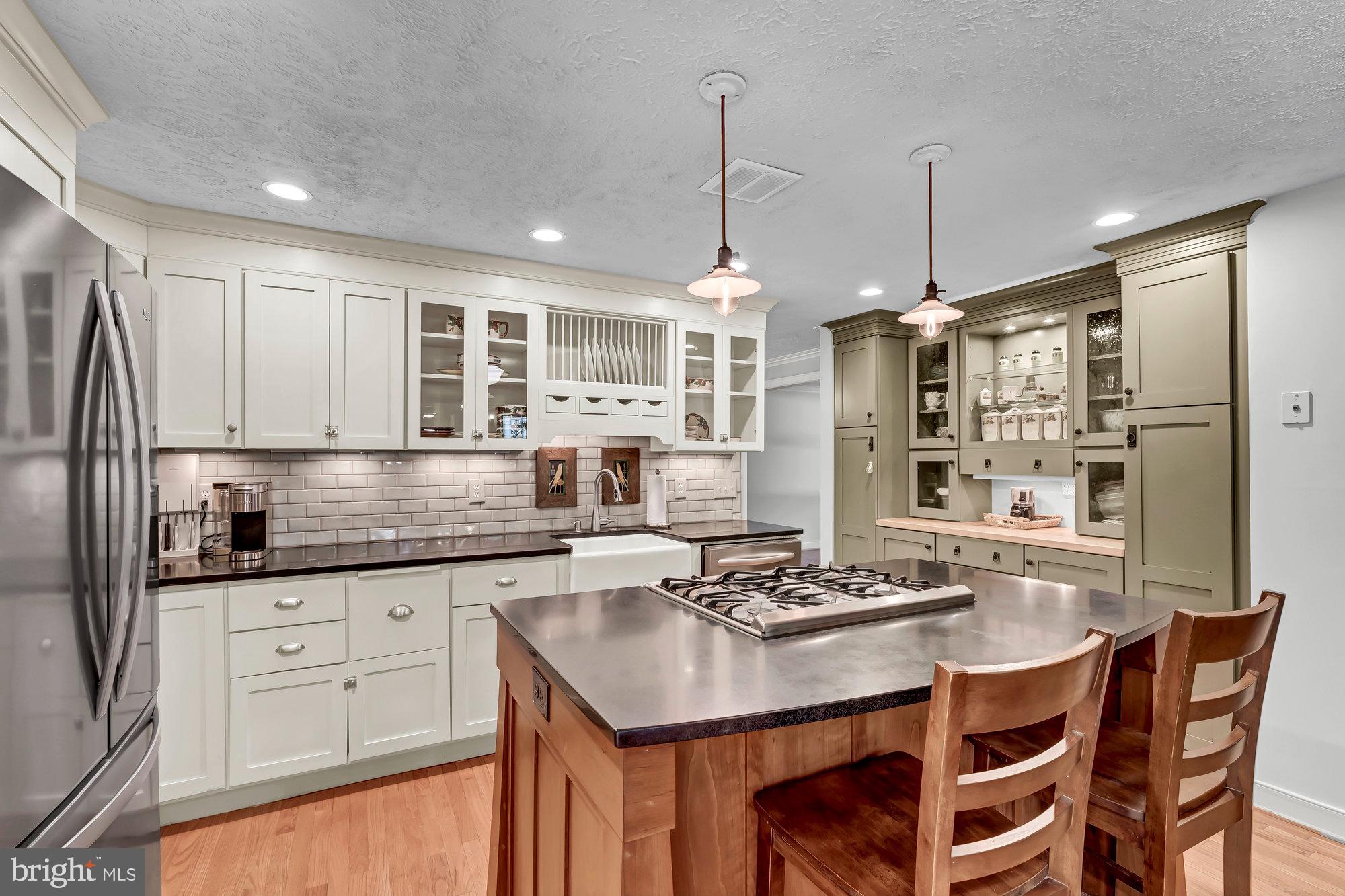 RESTON - Residential