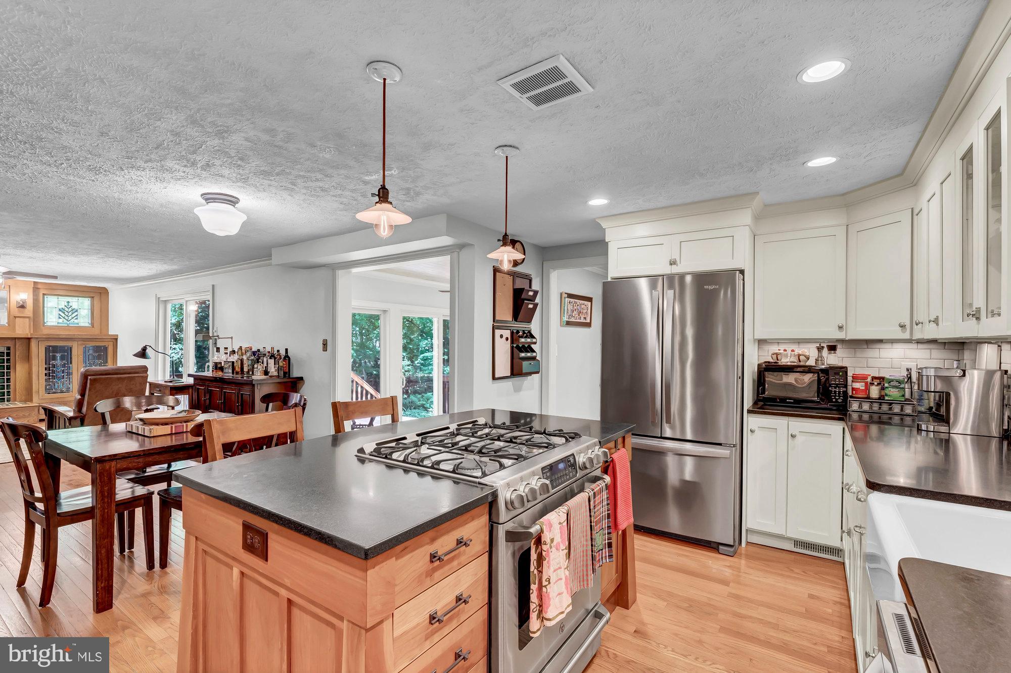 RESTON - Residential