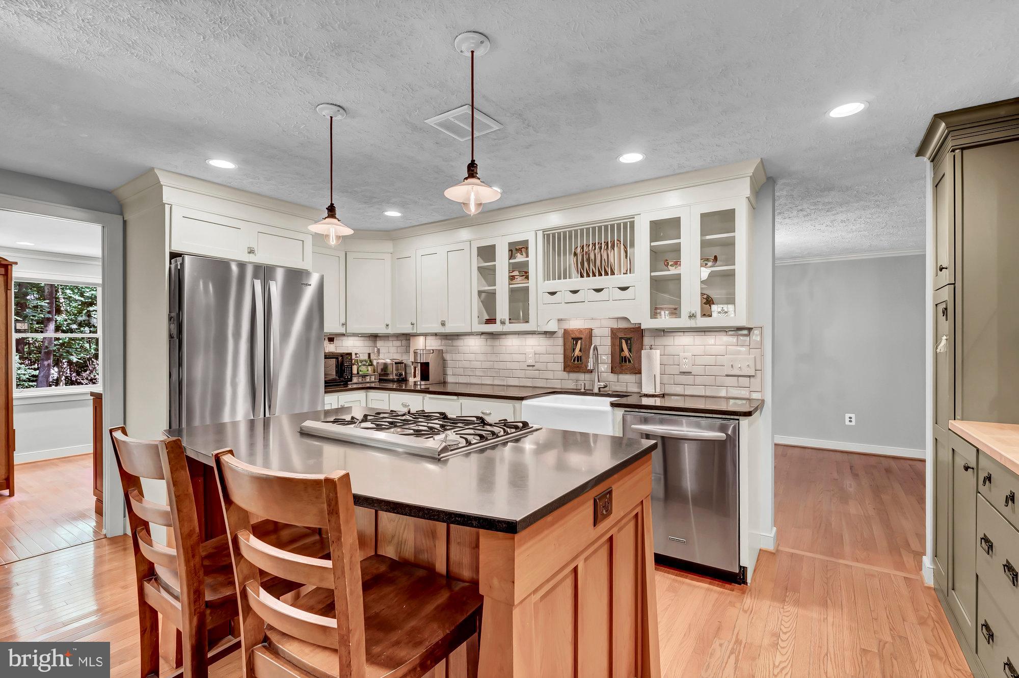 RESTON - Residential