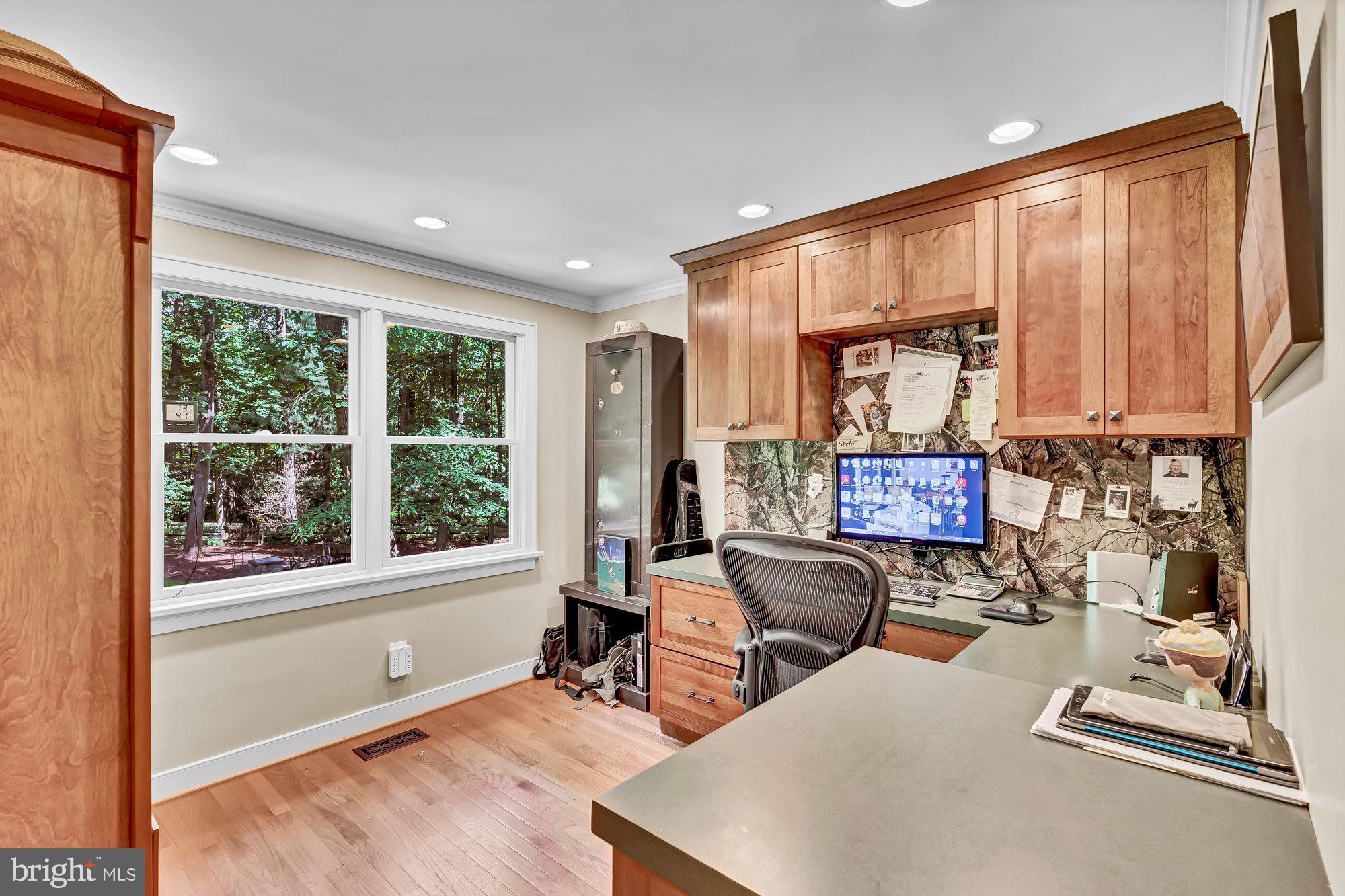 RESTON - Residential