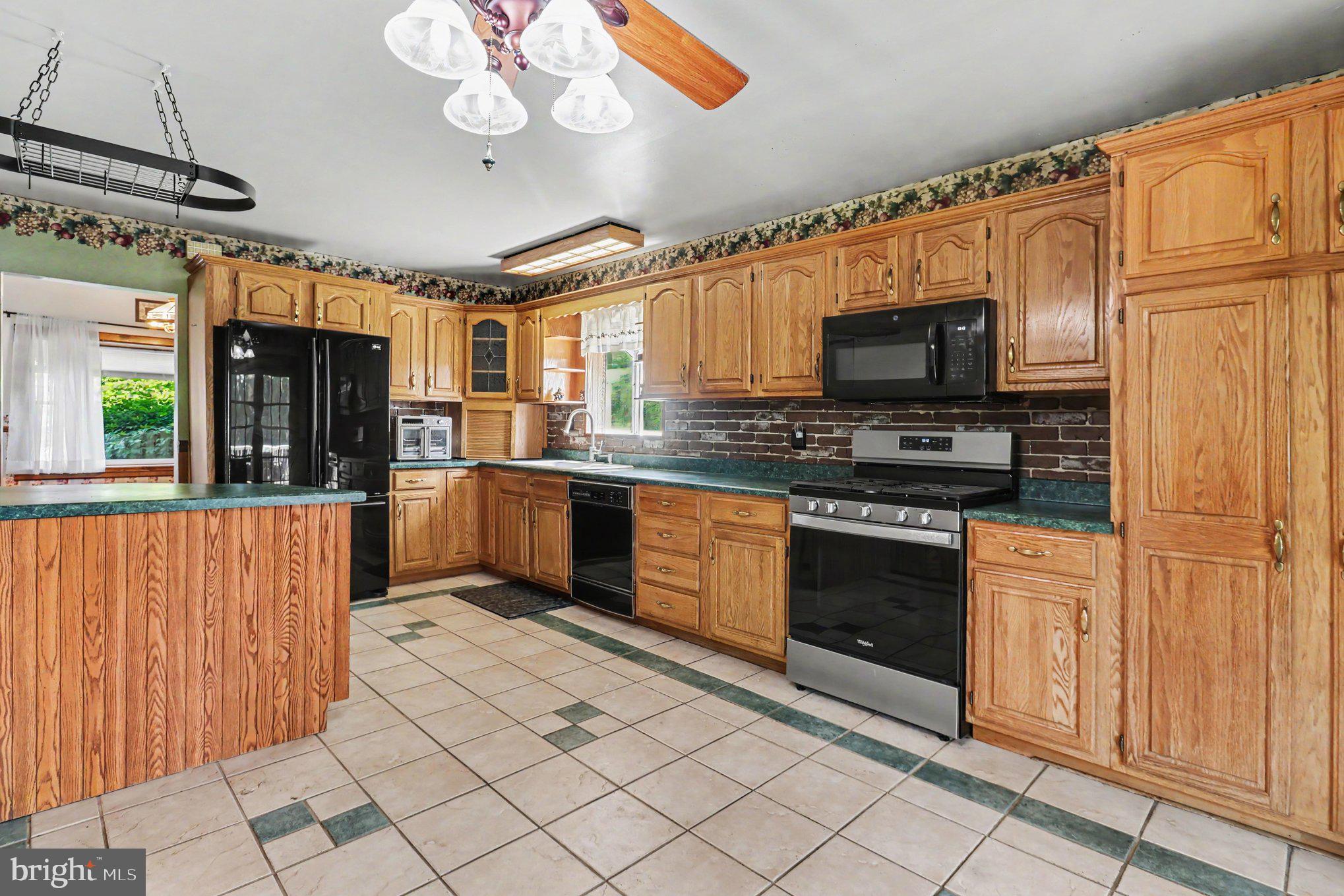 MEADOW WOOD - Residential