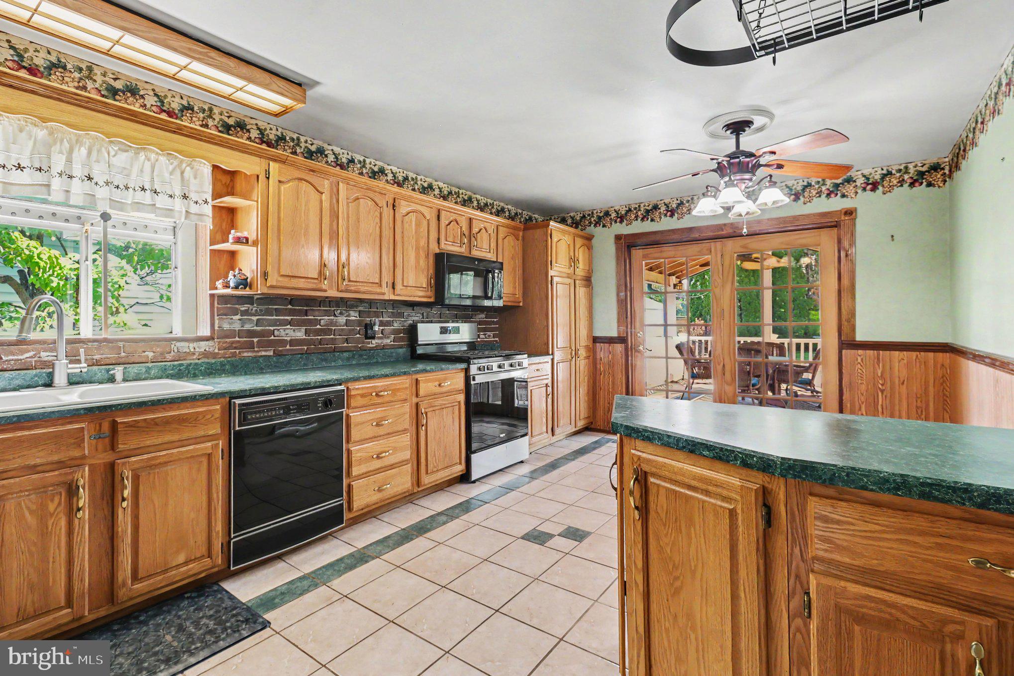 MEADOW WOOD - Residential