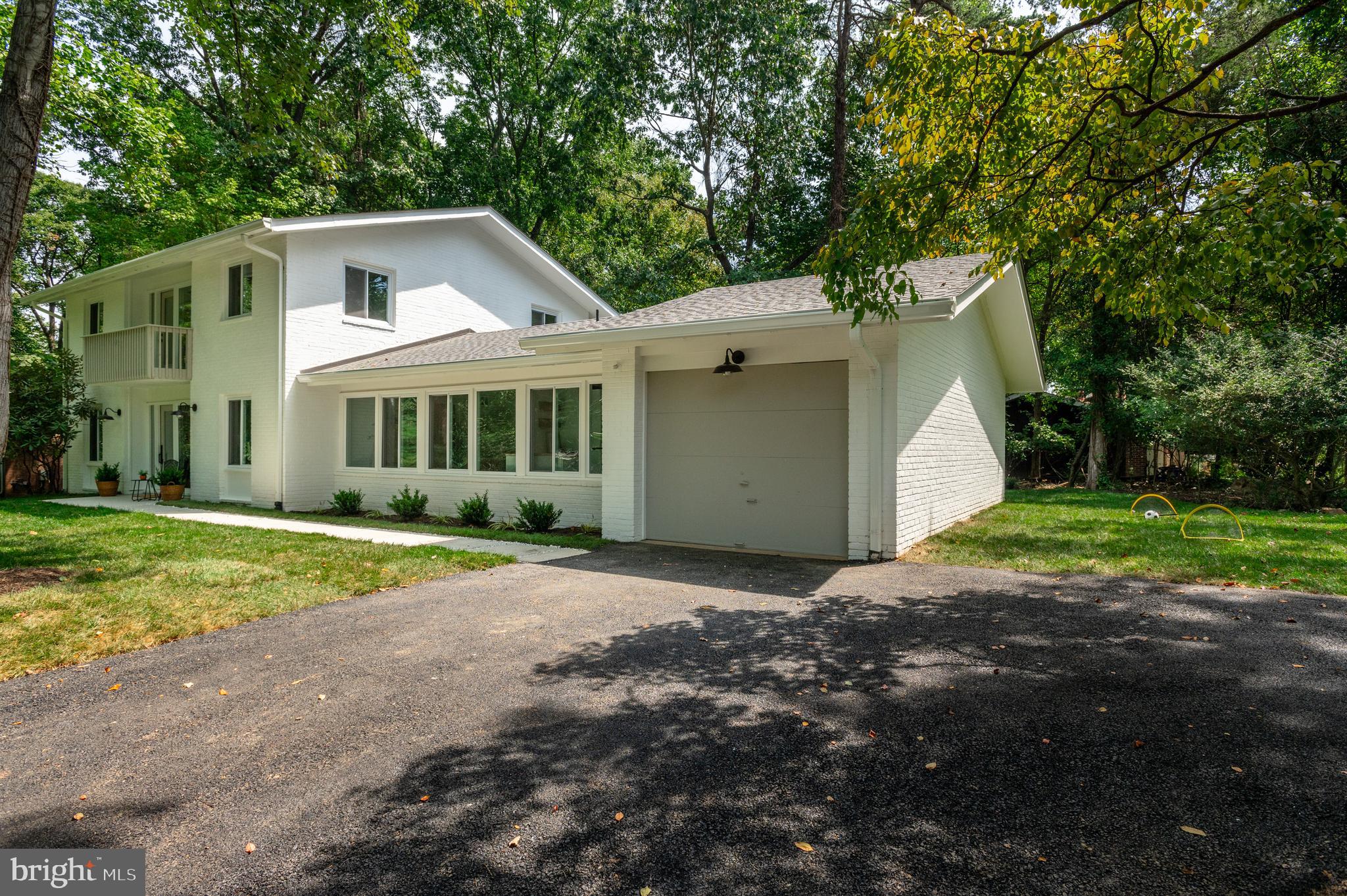 CARDEROCK SPRINGS - Residential