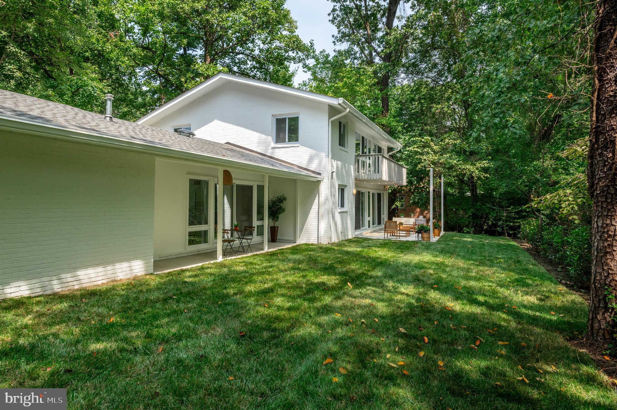 CARDEROCK SPRINGS - Residential