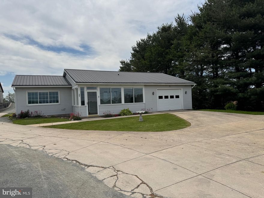 2 bedroom 1 bathroom ranch home for rent in Nottingham (Lancaster County). Rent is $1550 per month with a 1550 security due at lease signing. No smoking and no pets. Tenants are responsible for all their utilities. The owner takes care of lawn care. Tenants must make a combined net income of $4650 per month and a credit score of 615 or higher. No smoking and no pets. Max of three people do to septic restrictions.