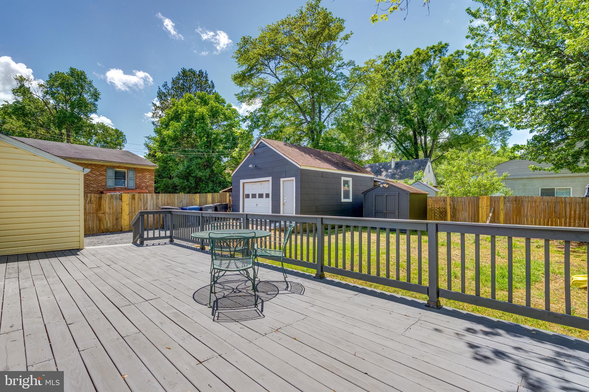 BURGUNDY VILLAGE - Residential