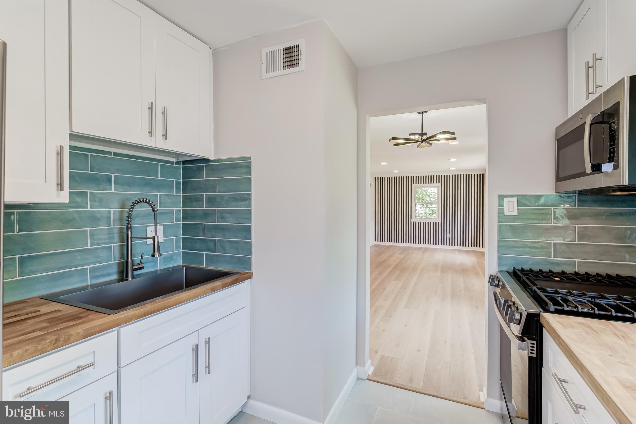 BURGUNDY VILLAGE - Residential