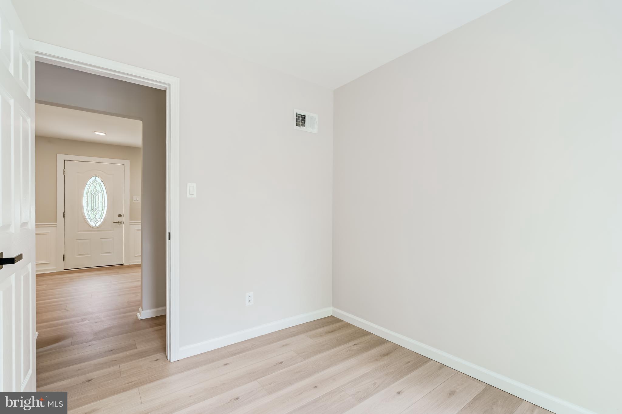 BURGUNDY VILLAGE - Residential