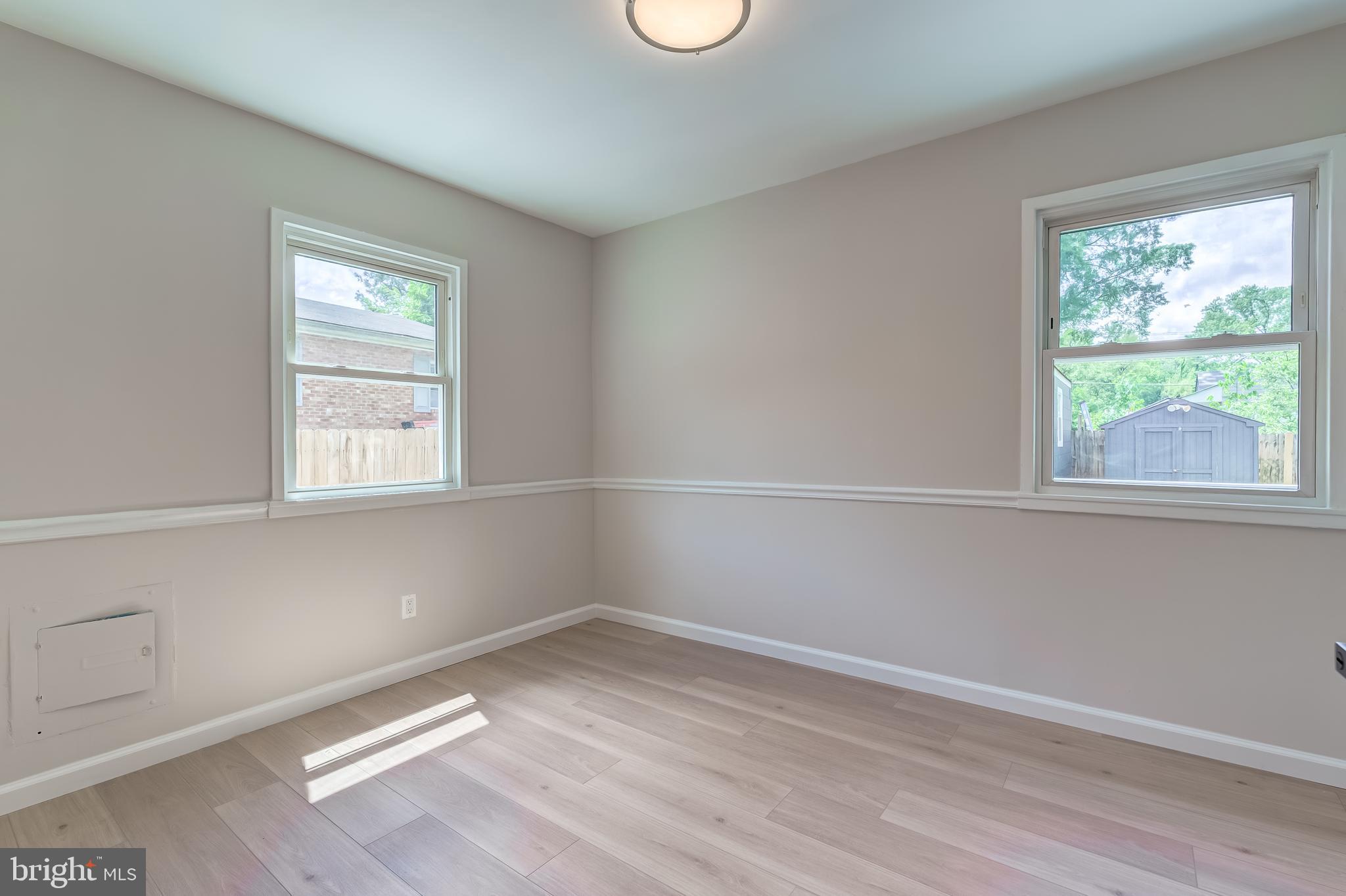 BURGUNDY VILLAGE - Residential