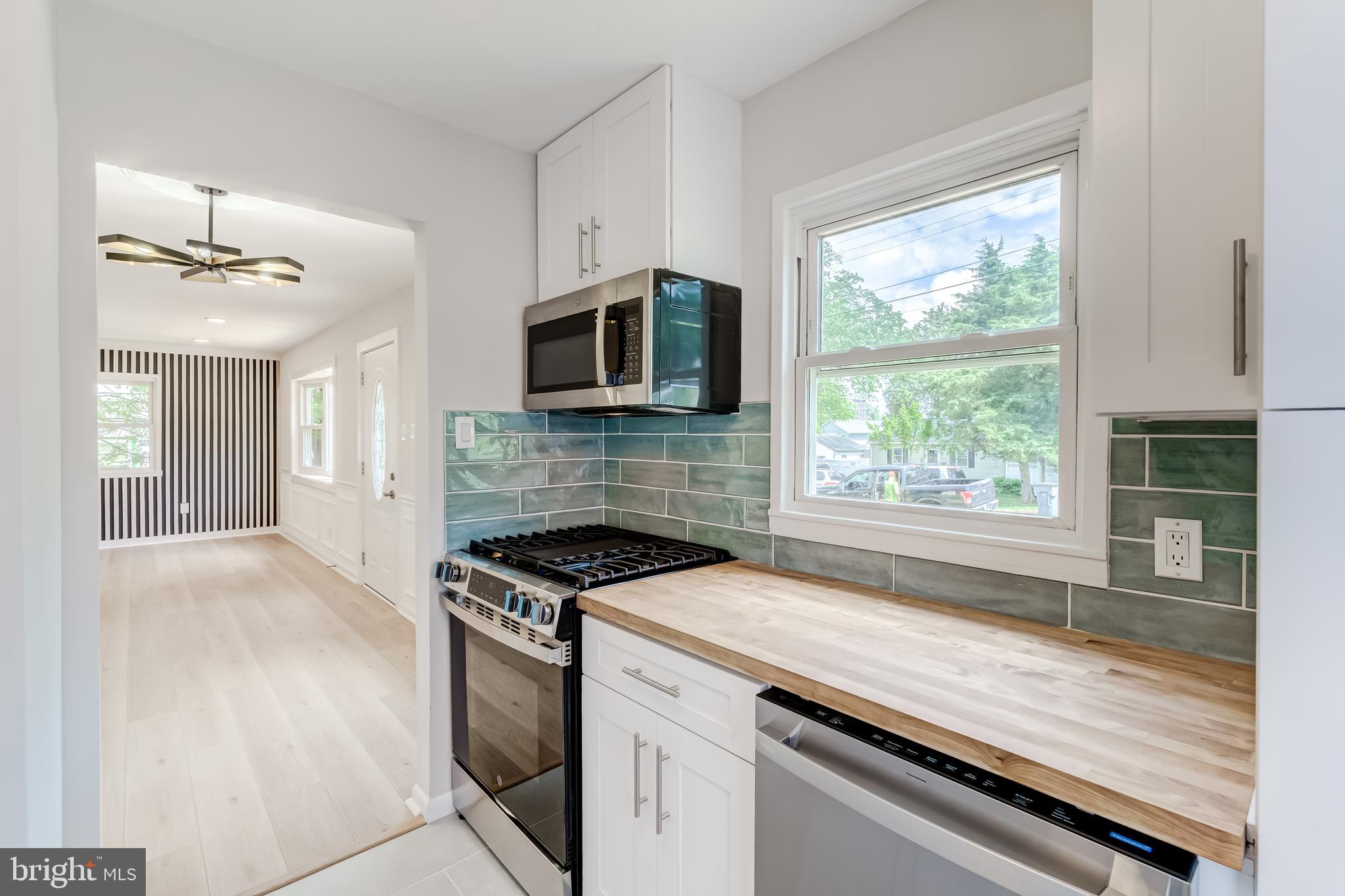 BURGUNDY VILLAGE - Residential