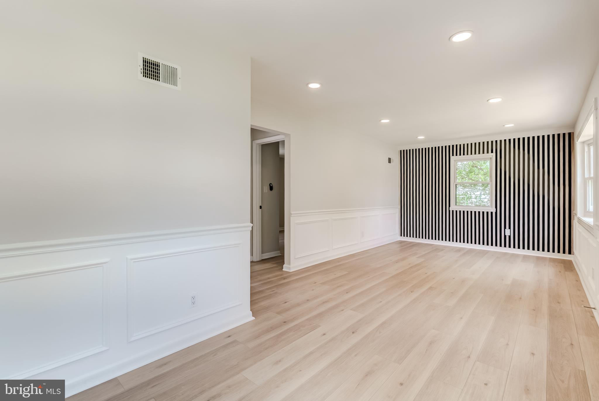 BURGUNDY VILLAGE - Residential