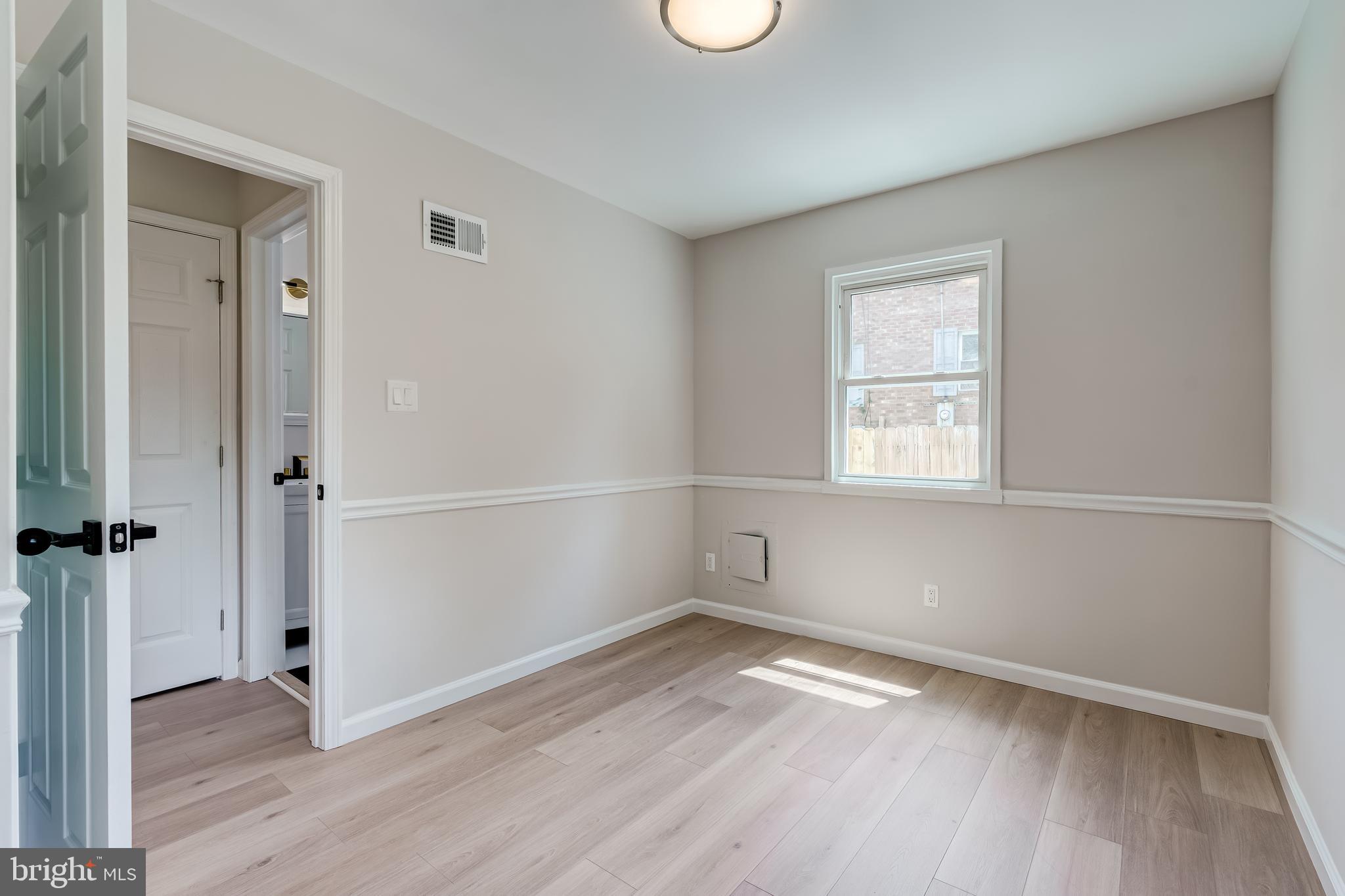 BURGUNDY VILLAGE - Residential