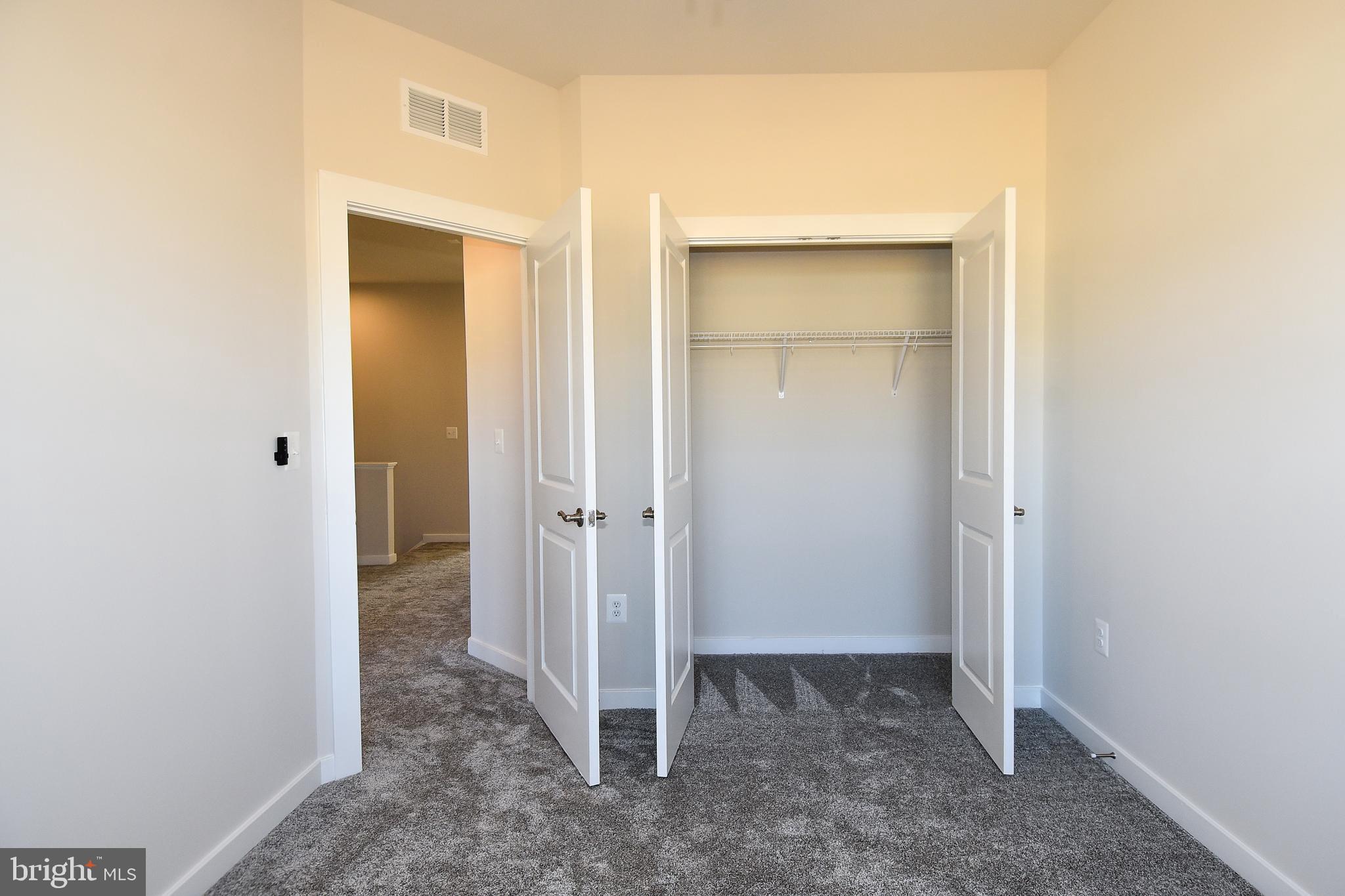 POTOMAC SHORES - Residential Lease