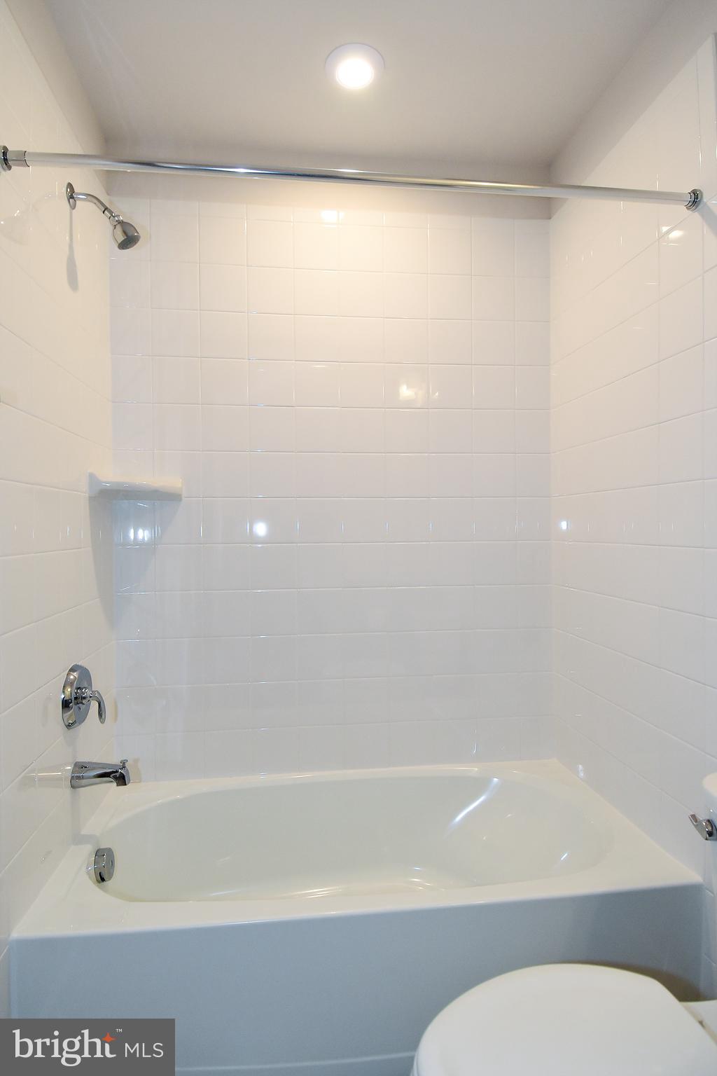 POTOMAC SHORES - Residential Lease