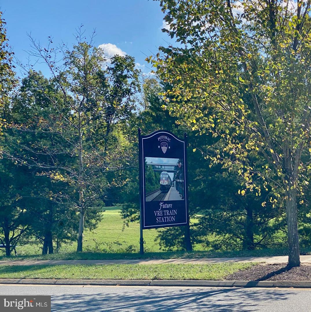 POTOMAC SHORES - Residential Lease