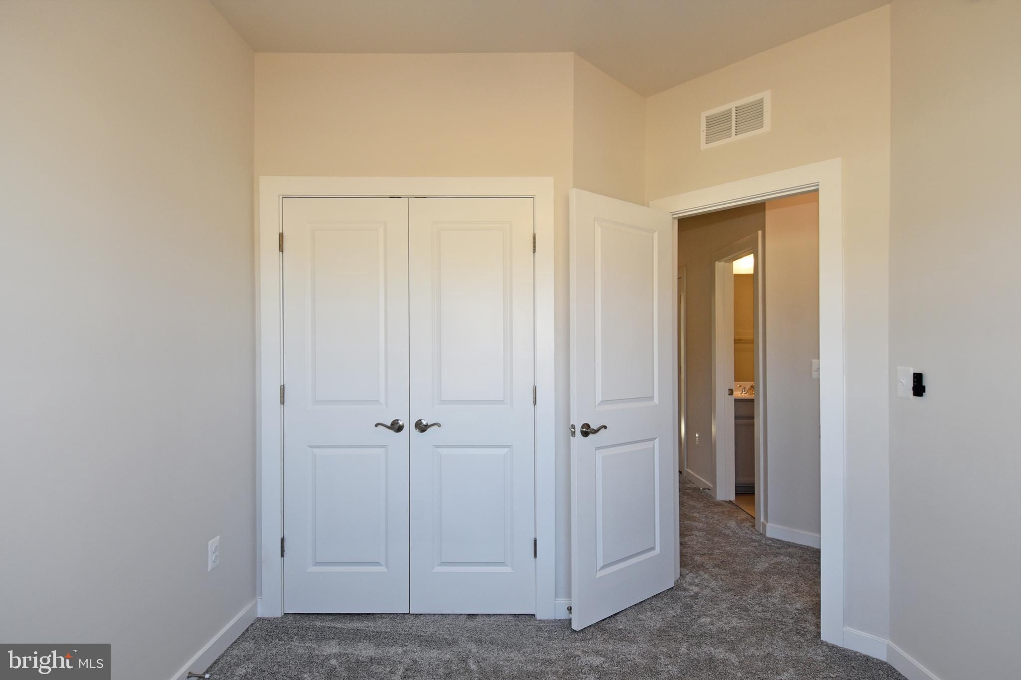 POTOMAC SHORES - Residential Lease