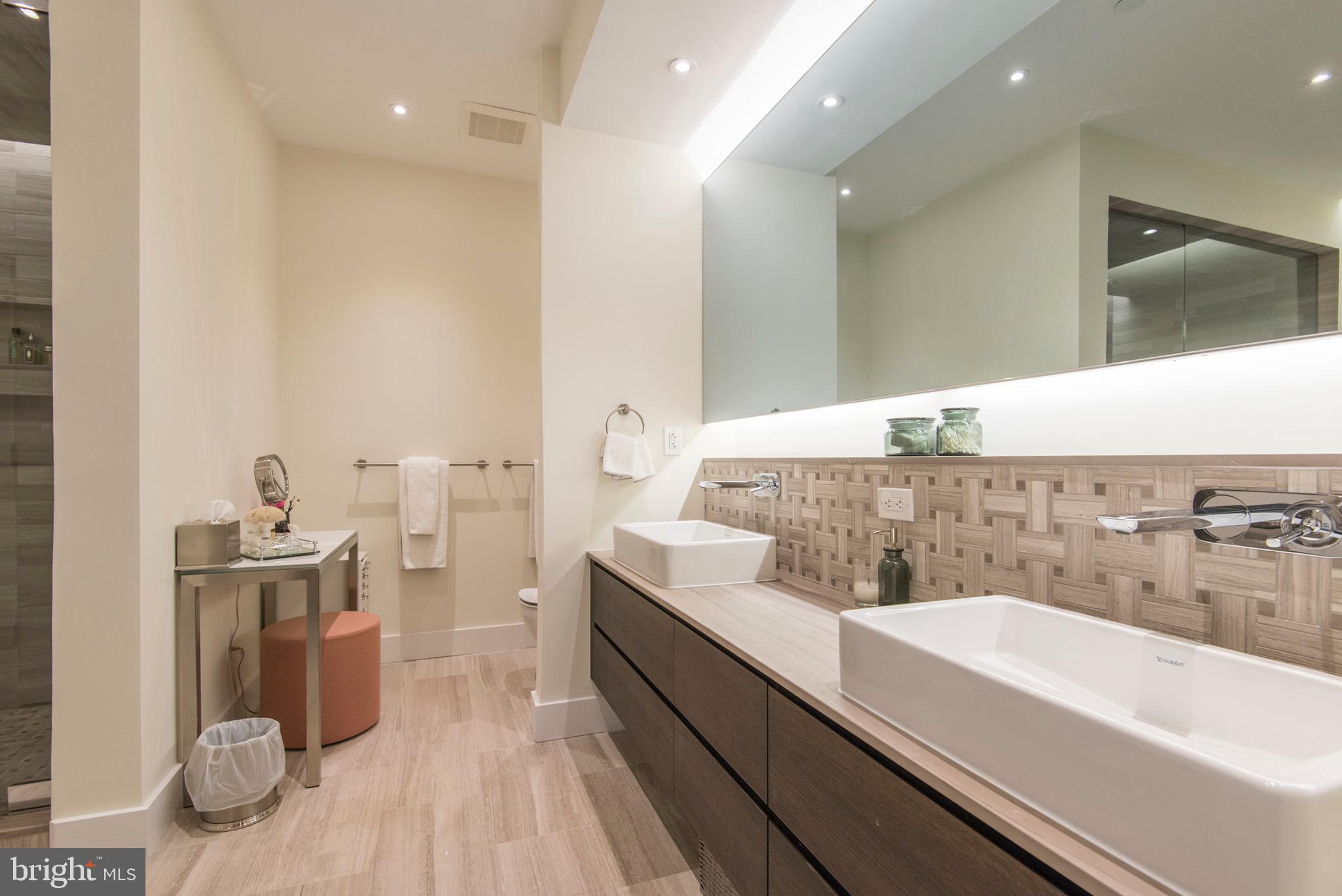 WASHINGTON SQ - Residential