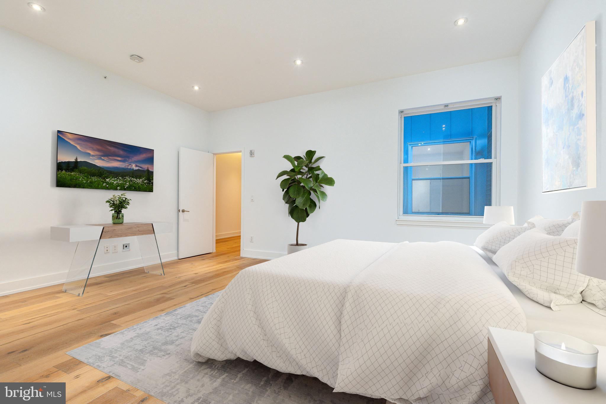 WASHINGTON SQ - Residential