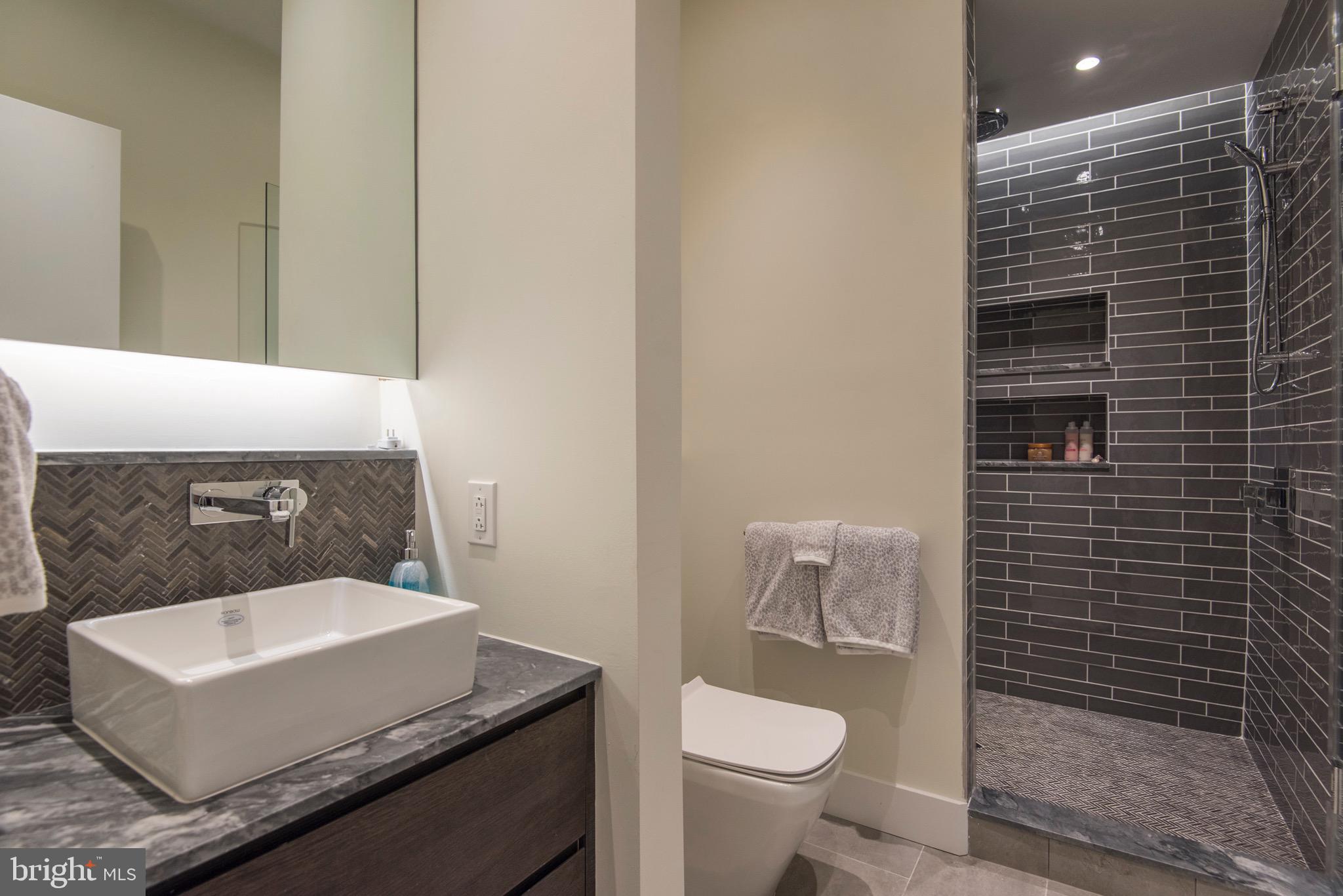 WASHINGTON SQ - Residential