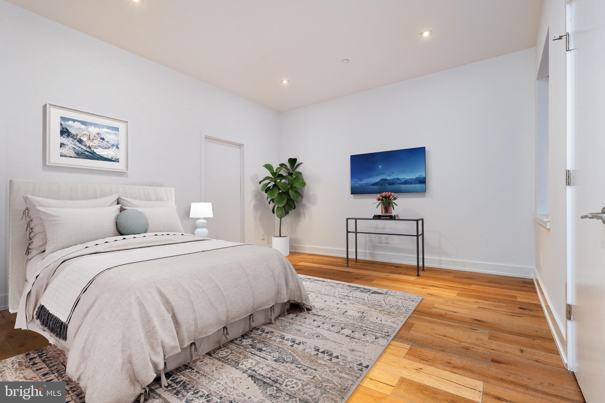 WASHINGTON SQ - Residential