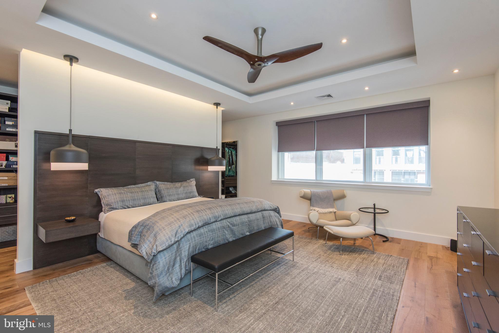 WASHINGTON SQ - Residential