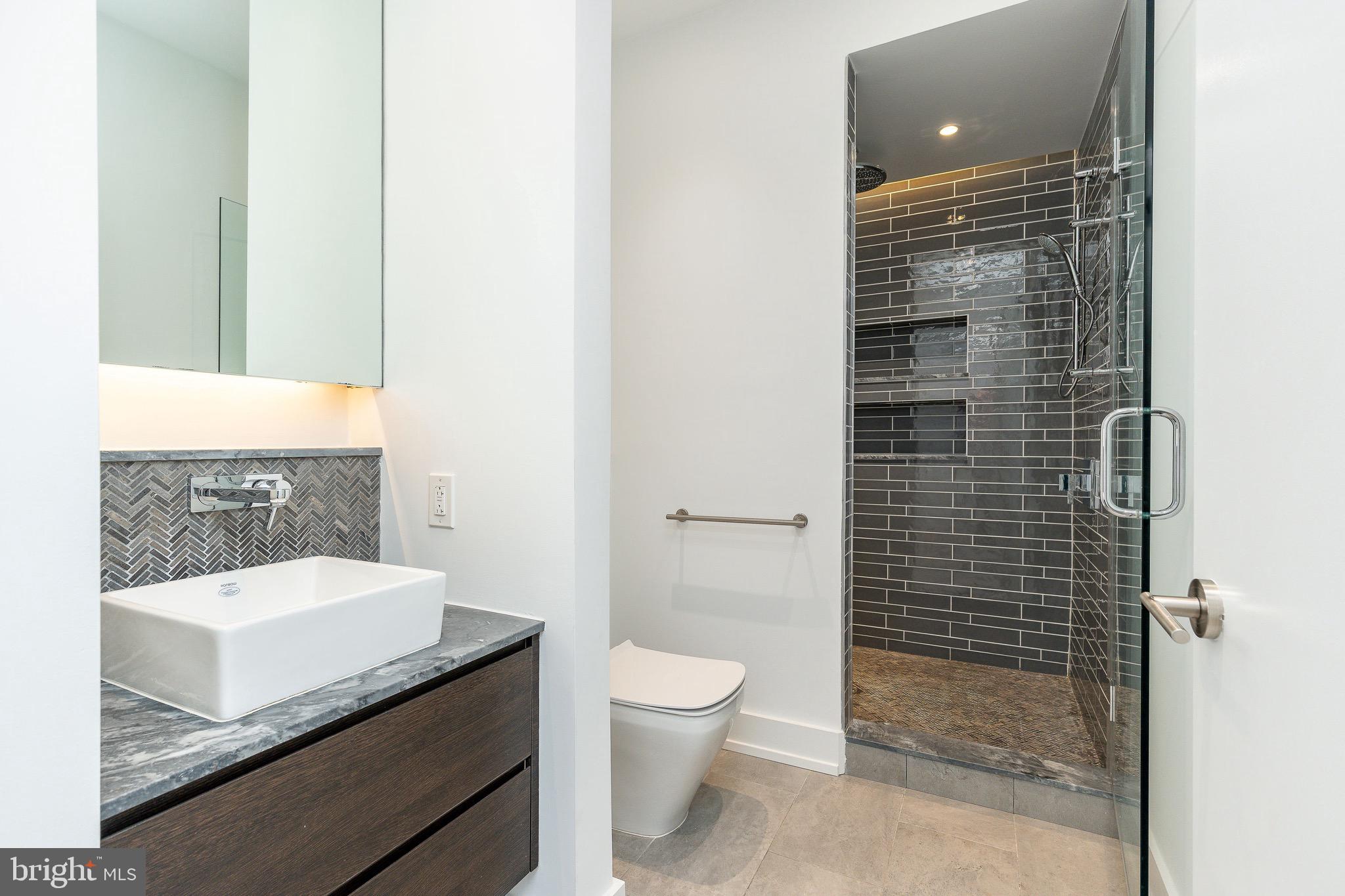 WASHINGTON SQ - Residential