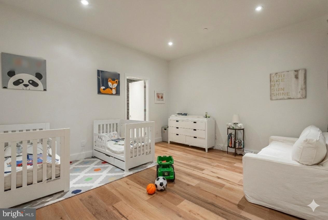 WASHINGTON SQ - Residential