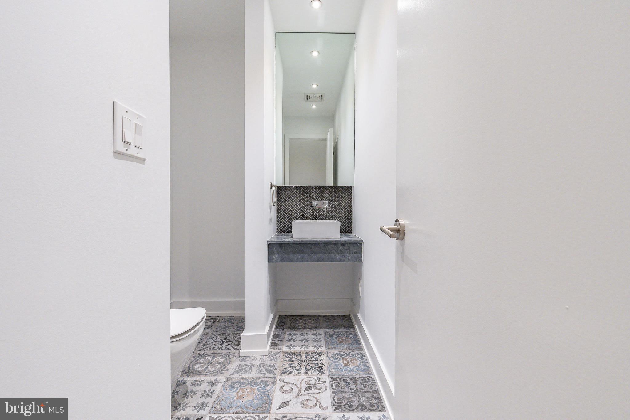 WASHINGTON SQ - Residential