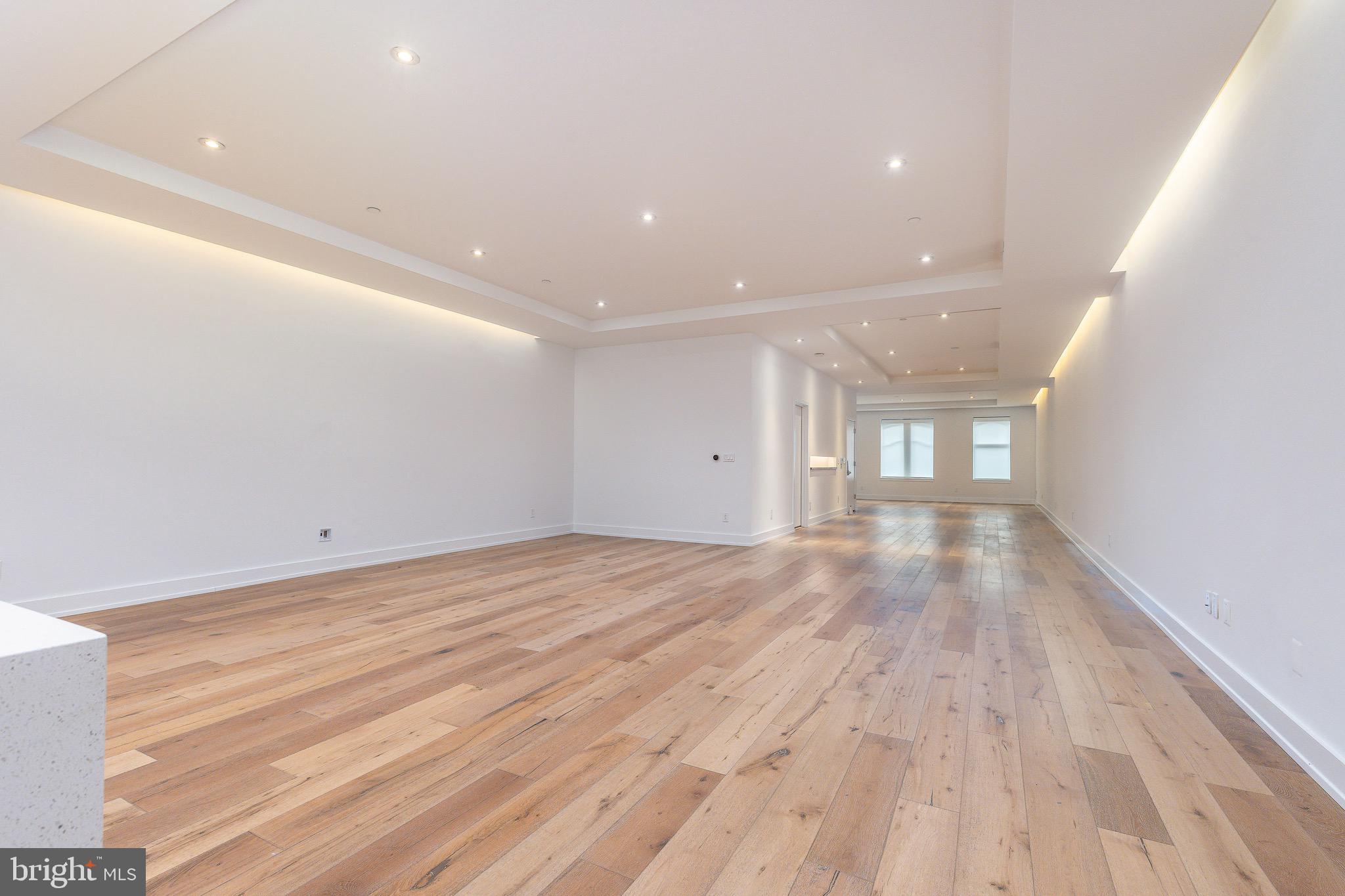 WASHINGTON SQ - Residential