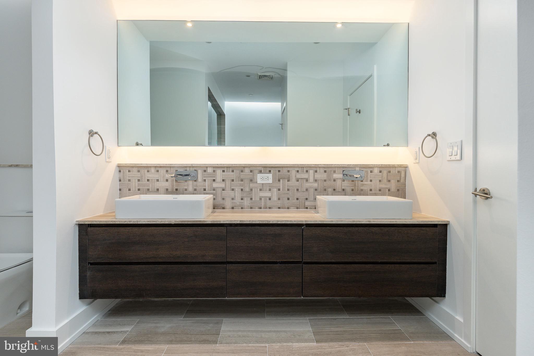 WASHINGTON SQ - Residential