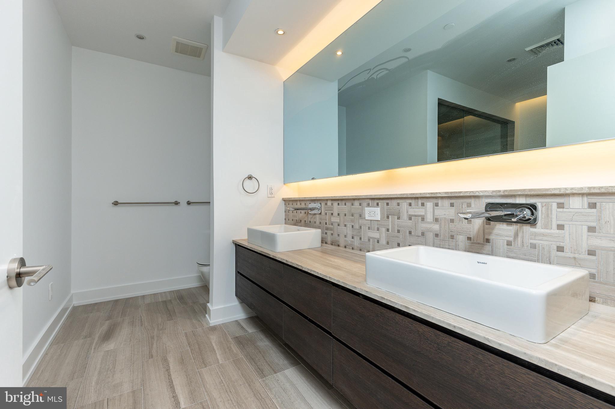 WASHINGTON SQ - Residential