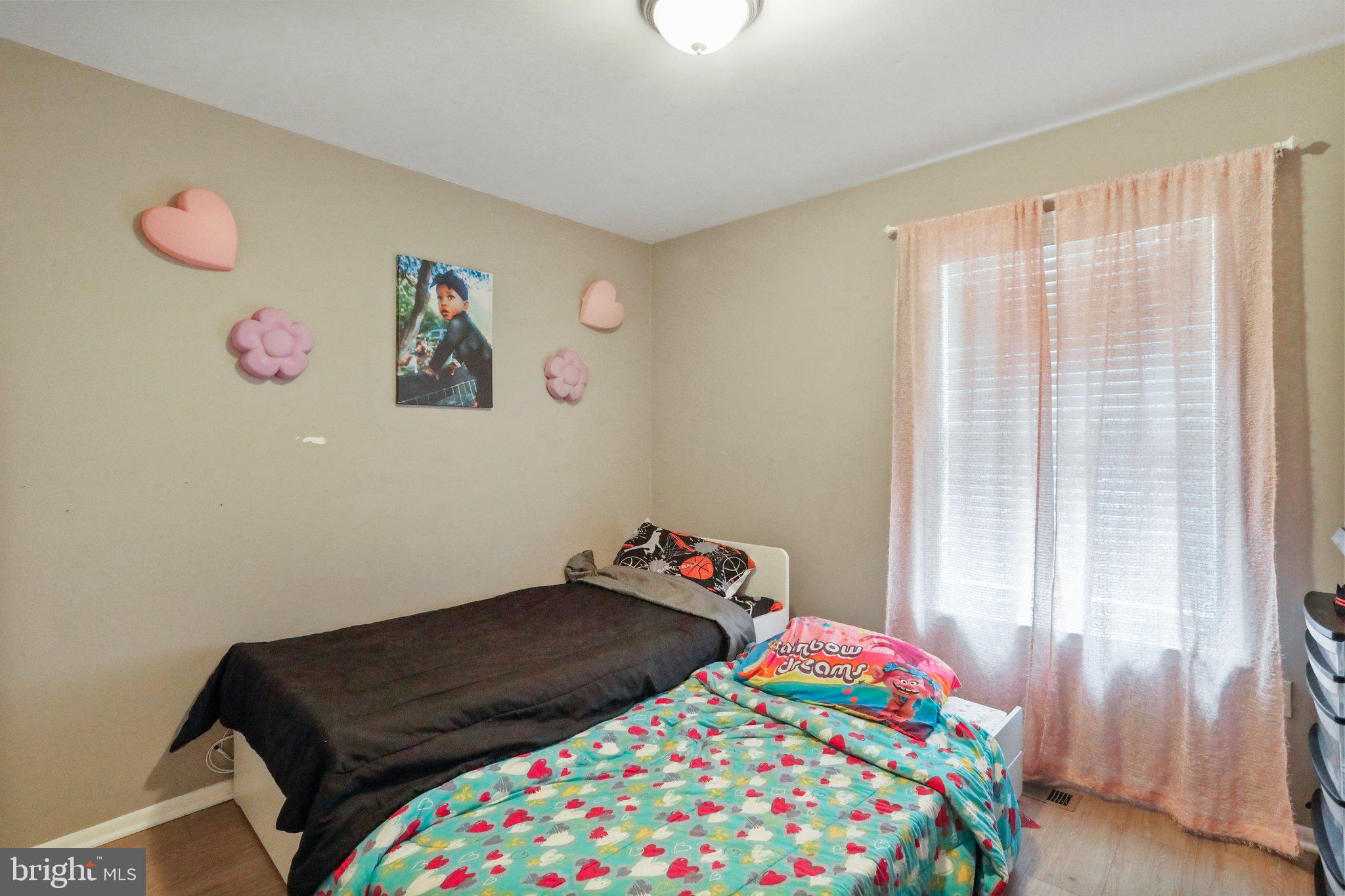 COLONY SQUARE - Residential