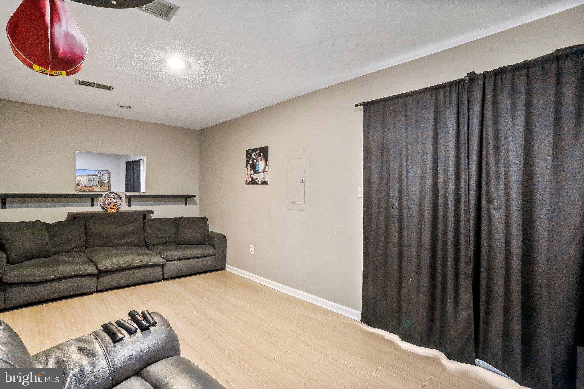 COLONY SQUARE - Residential