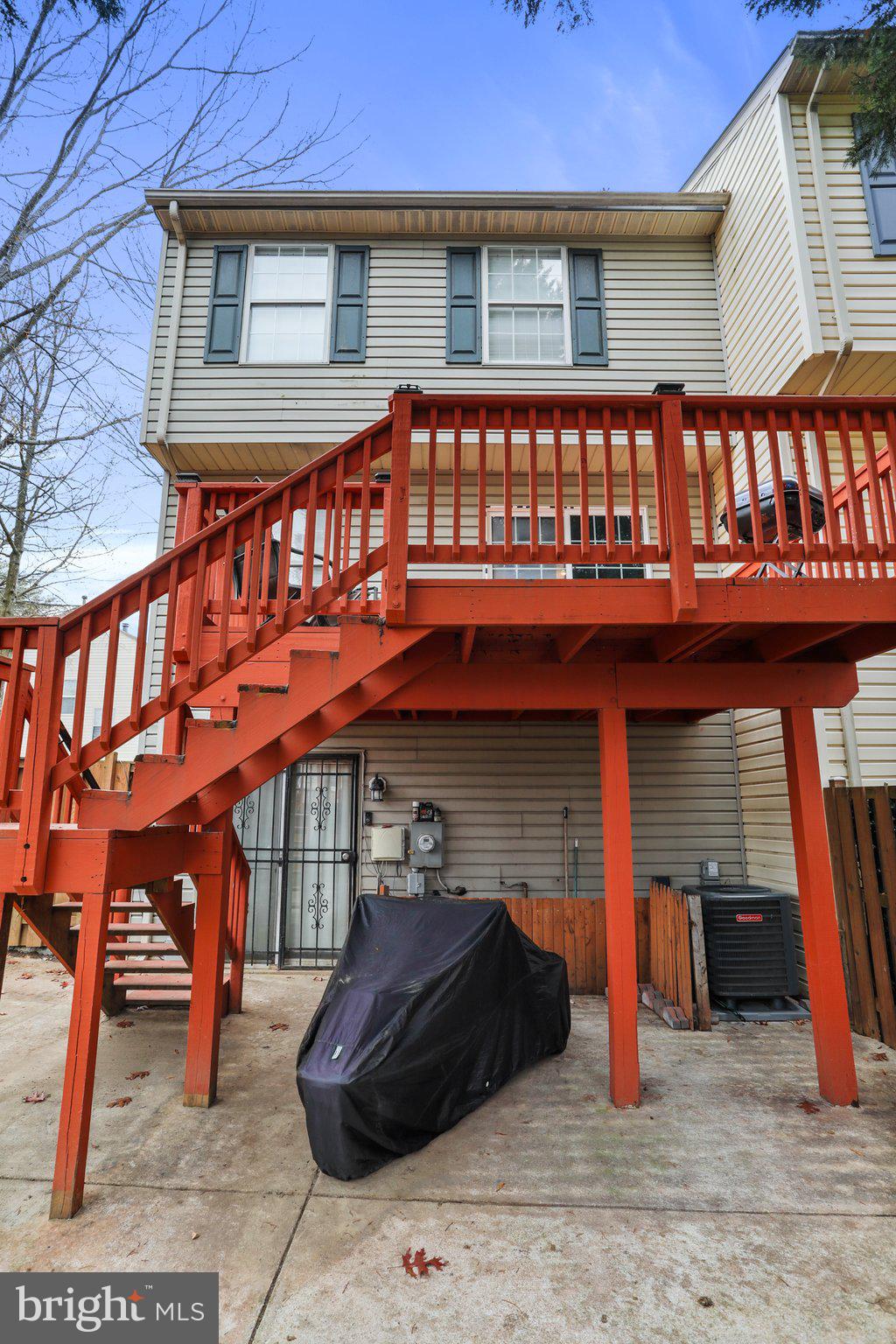 COLONY SQUARE - Residential