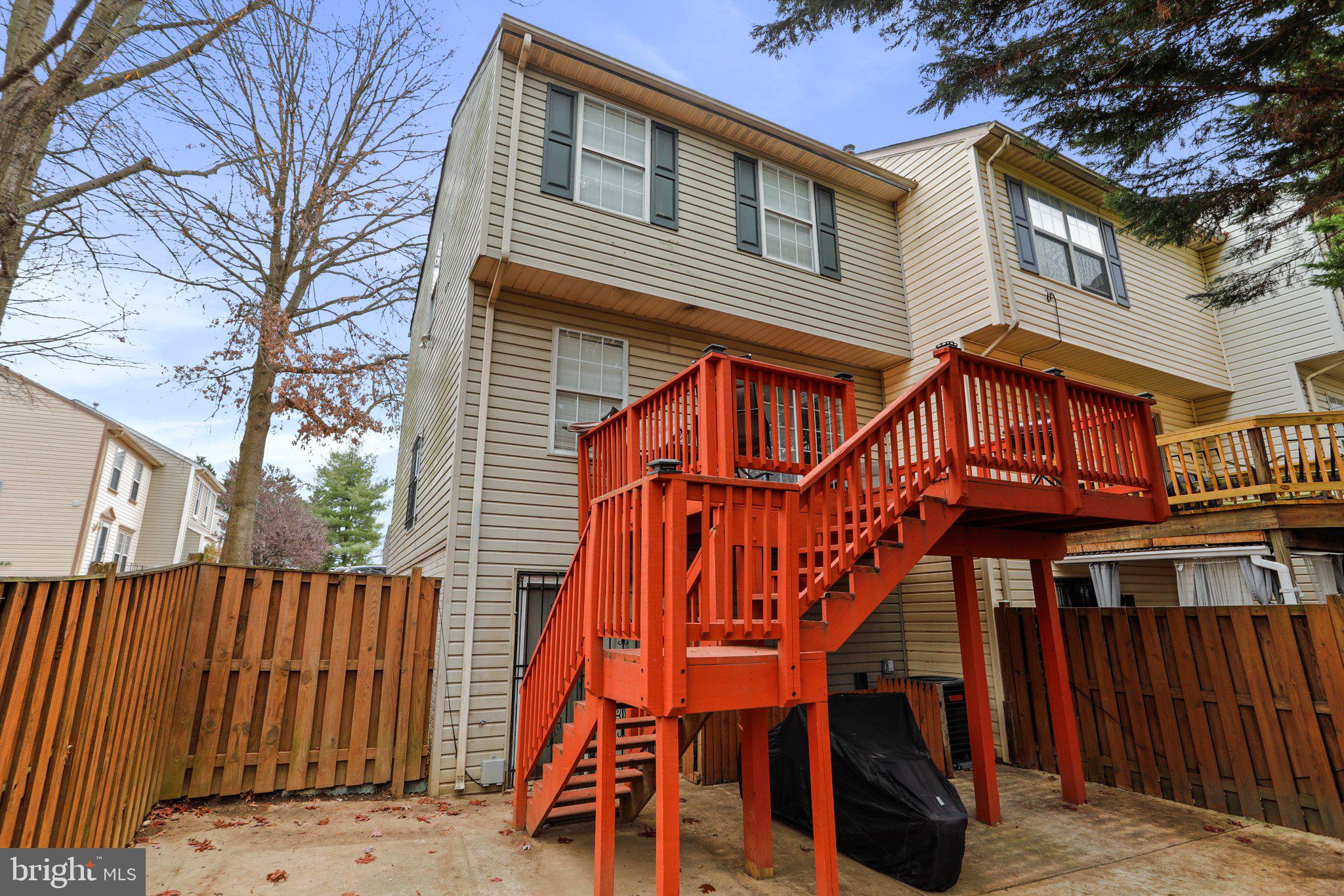 COLONY SQUARE - Residential