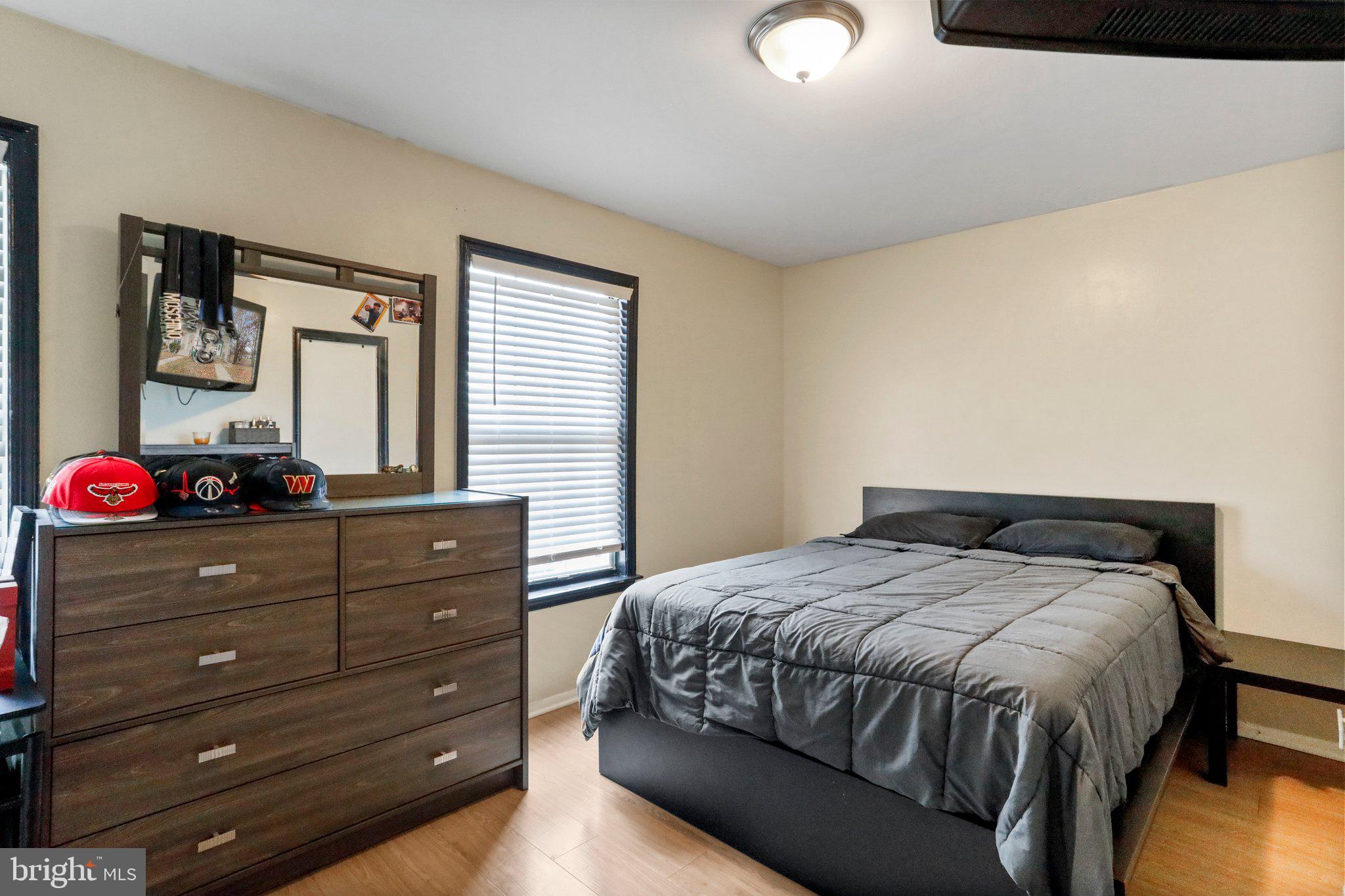 COLONY SQUARE - Residential