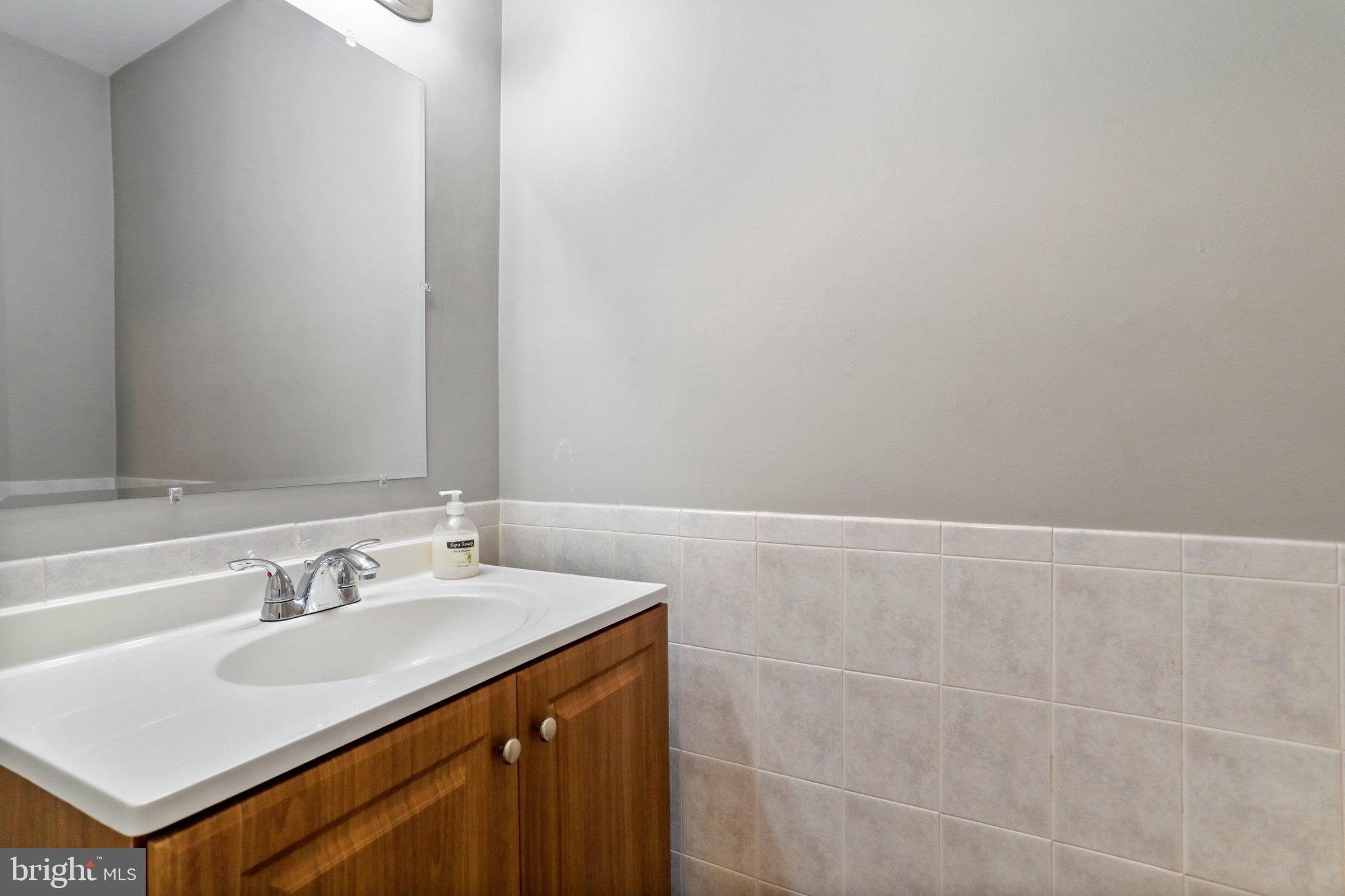 COLONY SQUARE - Residential