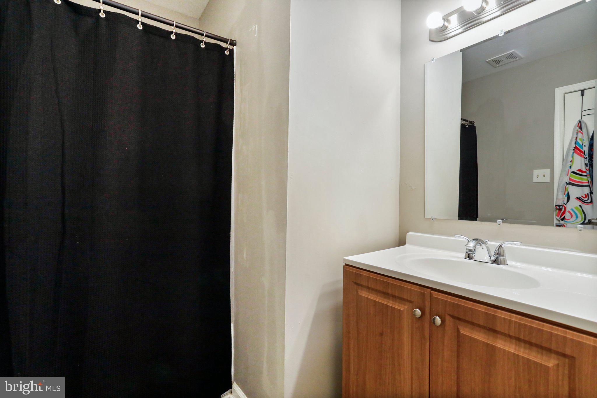 COLONY SQUARE - Residential