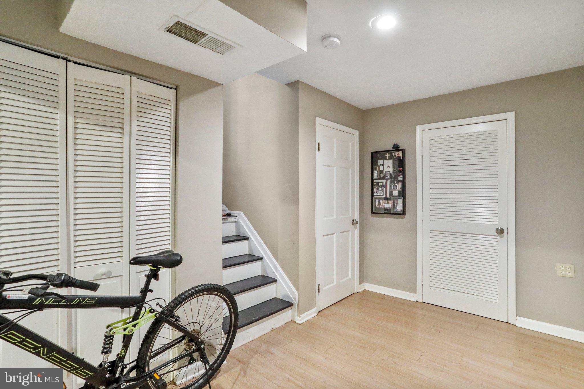 COLONY SQUARE - Residential