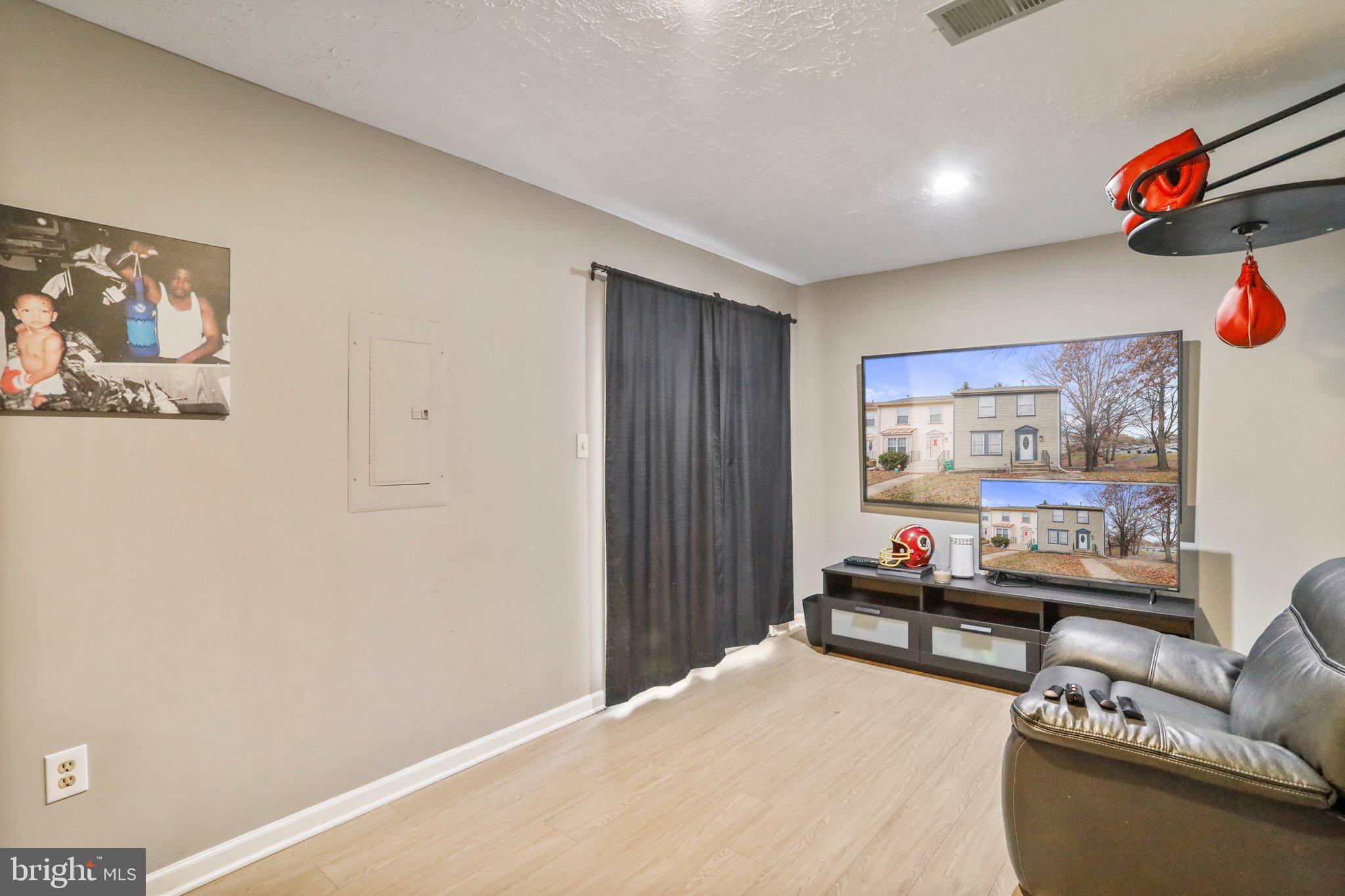 COLONY SQUARE - Residential