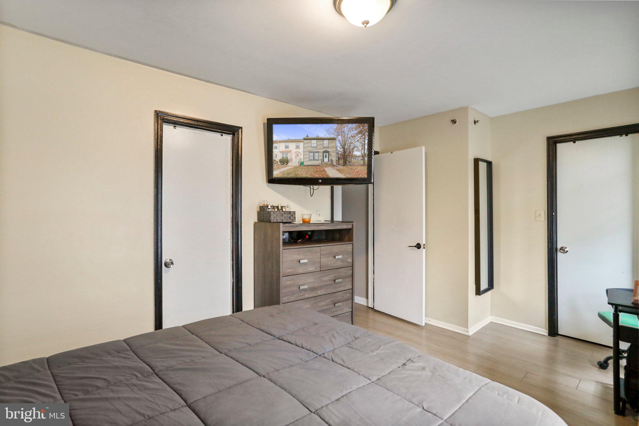 COLONY SQUARE - Residential