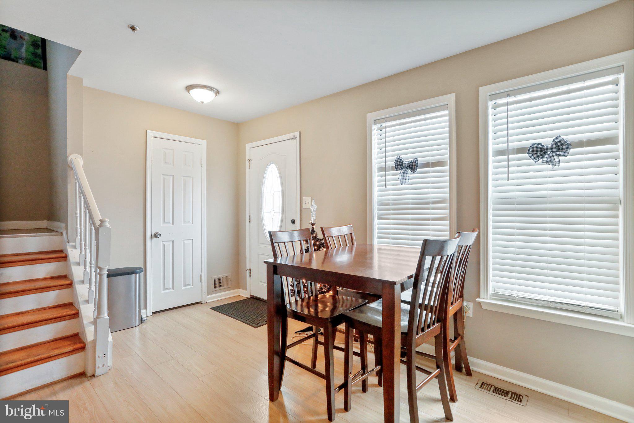 COLONY SQUARE - Residential