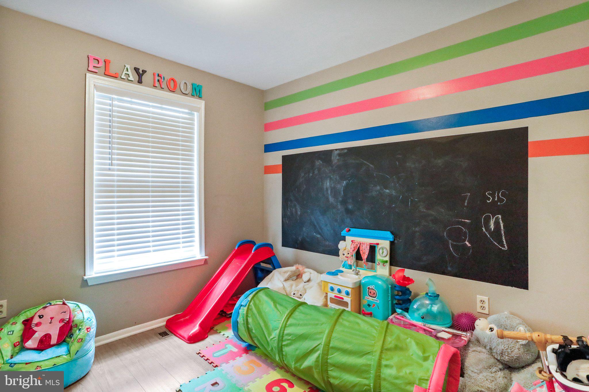 COLONY SQUARE - Residential