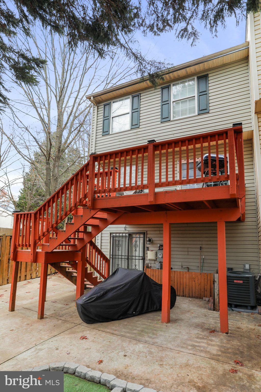 COLONY SQUARE - Residential