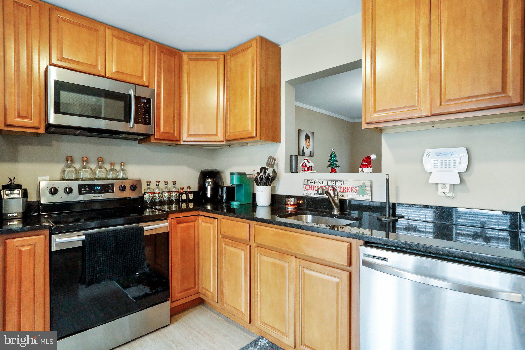 COLONY SQUARE - Residential